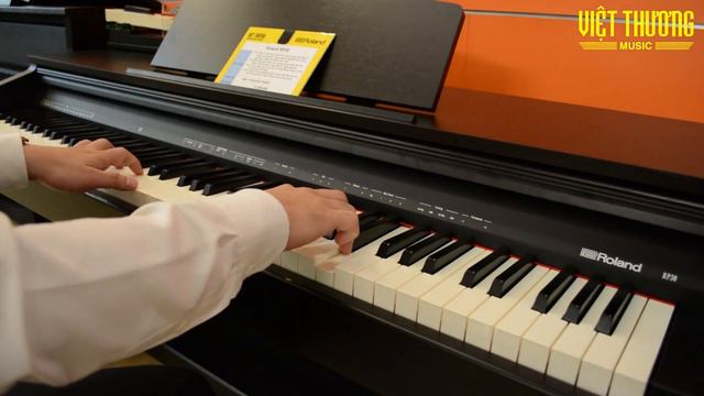 Giới thiệu và demo đàn piano điện Roland RP-30 смотреть онлайн