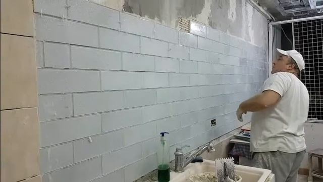 Как Сделать Фартук из Стеклянной Плитки . Laying glass tiles