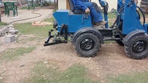 обзор на минипогрузчик с переломной рамой с автосцеплением. +79870160797