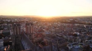 Cathédrale Notre-Dame de Reims avec drone