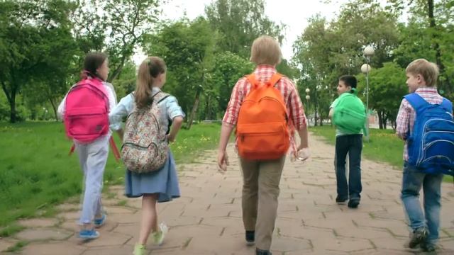 Родители ругали сына за грязную одежду, пока не увидели, какой шедевр он создал смотреть онлайн