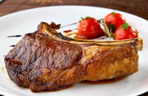 Свинина на косточке. Мангальный вариант. От канала Мы из Краснодара