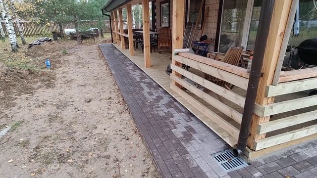 Отмостка из тротуарной плитки и ливневая система, Ярославская область, снт "Край Озер" часть 3 смотреть онлайн