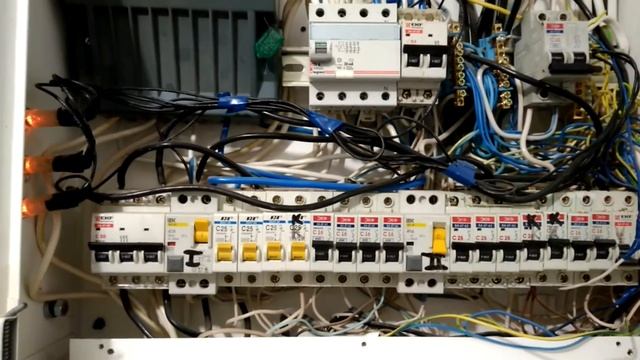 Халтурный электрощиток смотреть онлайн