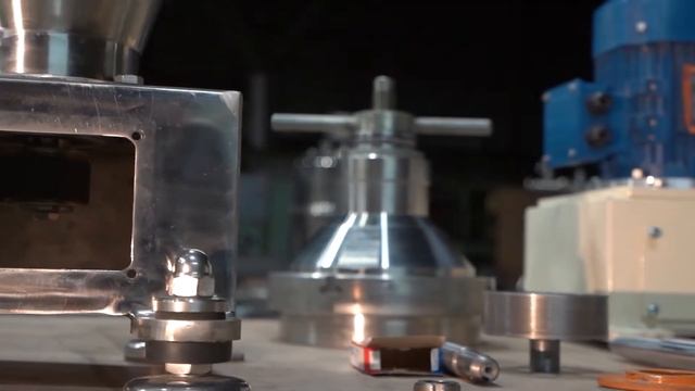 Новые модели сепараторов для КФХ и минимолокозаводов. ЗАО "Сепаратор". смотреть онлайн