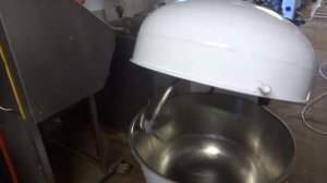 Работа тестомесильной машины ТММ 1М
