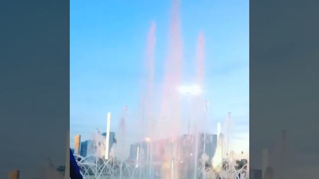 Классный фонтан Columbus смотреть онлайн