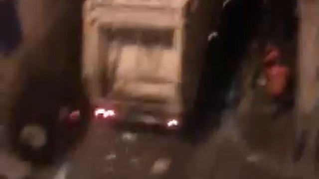 Ecco Come Viene Raccolta La Spazzatura A Napoli.. смотреть онлайн