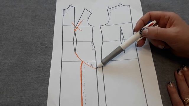 Платье с рукавом полуреглан и французской вытачкой. Обзор и моделирование.mp4
