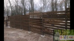 Шахматка горизонтальная, современный деревянный забор