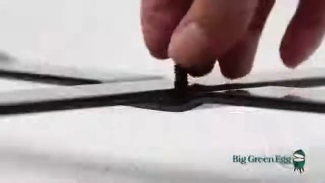 ➤ BIG GREEN EGG®ВИДЕО ИНСТРУКЦИЯ ПО СБОРКЕ ПОДСТАВКИ ДЛЯ УСТАНОВКИ НА СТОЛ