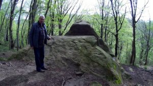 Дольмен Пирамида, Мамедова щель, Сочи, Dolmen