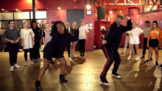 THE GIT UP - Blanco Brown Dance | Matt Steffanina ft Nicole Laeno смотреть онлайн