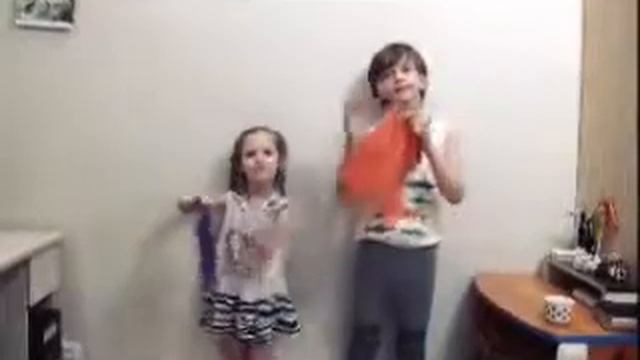 Ритмическая игра с бумагой смотреть онлайн