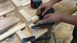 БОМБИЧЕСКИЙ СПОСОБ СДЕЛАТЬ РУЧКУ ДЛЯ ТЯПКИ и ГРАБЛИ с помощью циркулярки.