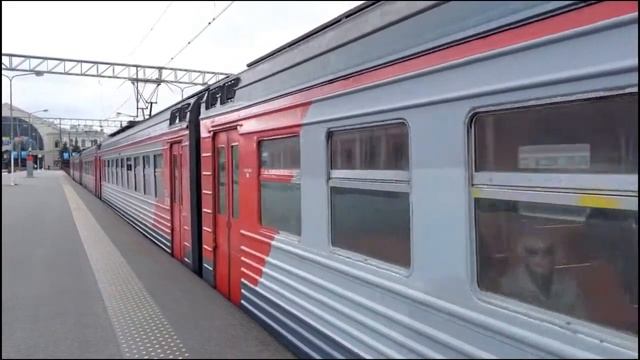 Электричка "ЭТ2" Отправляется от Балтийского вокзала до Гатчины смотреть онлайн