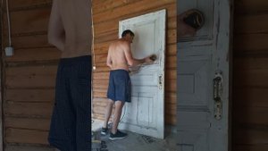 РЕСТАВРИРУЮ СТАРУЮ ДВЕРЬ - ШЛИФОВКА!