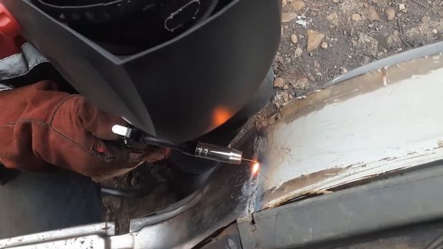 Купил сварочный полуавтомат, пробую варить пороги газели. смотреть онлайн