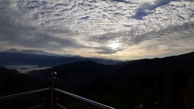 हिमालय में योग, ध्यान, खाना और रहना सब Free | #himalaya #freestay #freefood