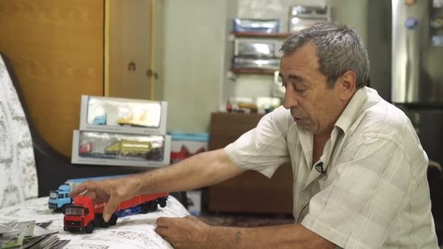 КОЛЛЕКЦИОНЕР ИЗ МОЛДОВЫ 35 ЛЕТ СОБИРАЕТ МАШИНКИ 1:43