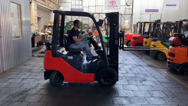Вилочный автопогрузчик Toyota 32-8FG15