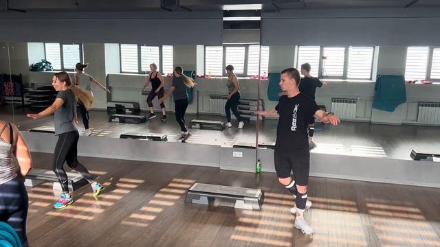 СТЕП АЭРОБИКА #4 С РАЗУЧИВАНИЕМ ПОЛНЫЙ УРОК / Step Advanced / Степ продвинутый уровень смотреть онлайн