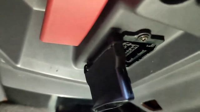 Mercedes A160 OBD Diagnostic Port Local and Fusebox смотреть онлайн