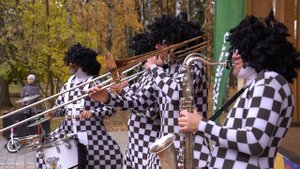 Духовой оркестр «Tinto Brass Band» выступил на большом уличном фестивале в Парке Мира в Мытищах