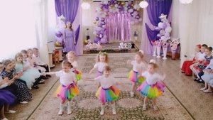 Зажигательный танец "Раз ладошка, два ладошка"