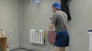 бокс.тренировка с мячиком на резинке.