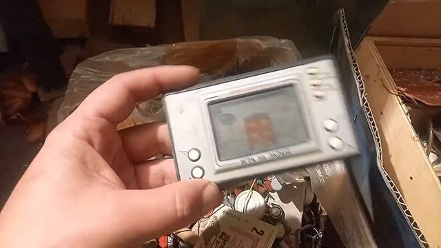 Интересные находки в старом подвале. Нашел раритетные вещи. смотреть онлайн