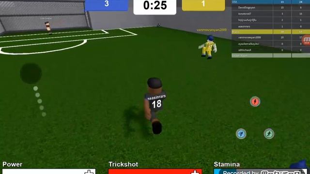 Играем в роблокс режим футбол