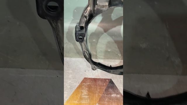 30403 Крепление противотуманки левой Toyota Rav4 2013-
