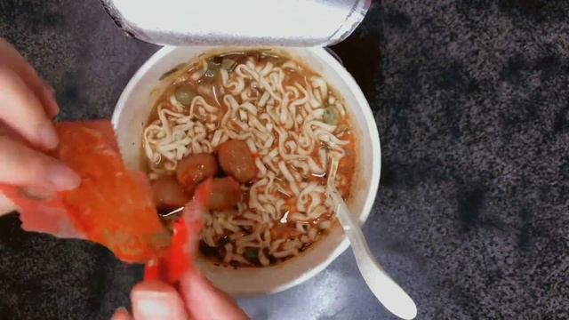 康师傅西红柿鸡蛋打卤面 Master Kang instant noodles