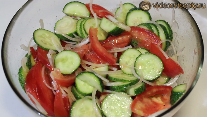 Салат из огурцов и помидоров - Cucumber tomato salad