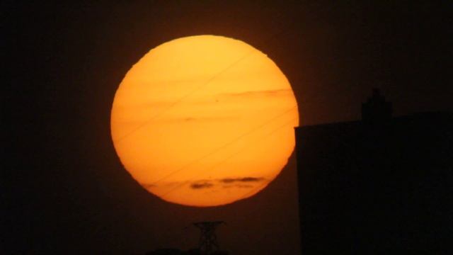 Зелёный луч (Green flash) на закате 09.05.2016, в Москве, во время транзита Меркурия. смотреть онлайн