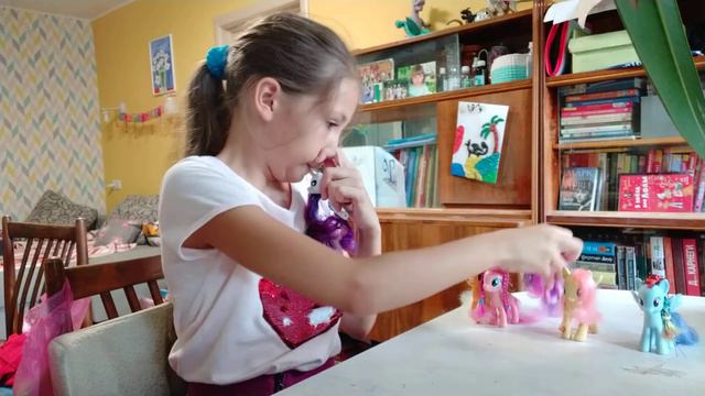 Распаковка пони Рарити смотреть онлайн