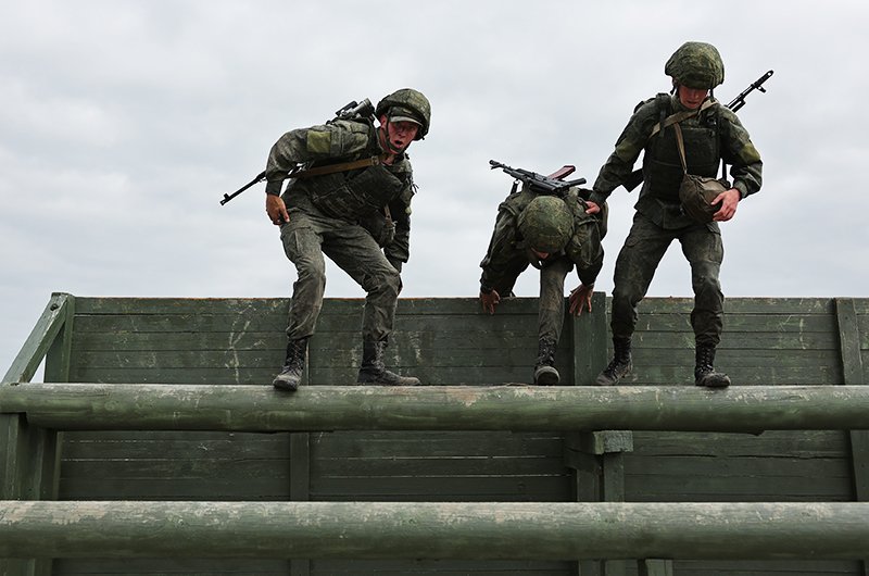 Минобороны показало работу российских десантников / События на ТВЦ