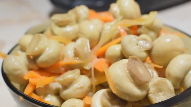 БОЛЕЕ ВКУСНЫХ МАРИНОВАННЫХ ГРИБОВ Я НЕ ПРОБОВАЛА _ КУХНЯ57 смотреть онлайн