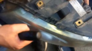 Замена лампочки в фаре   Replacing the light bulb in the headlight Chrysler Voyager