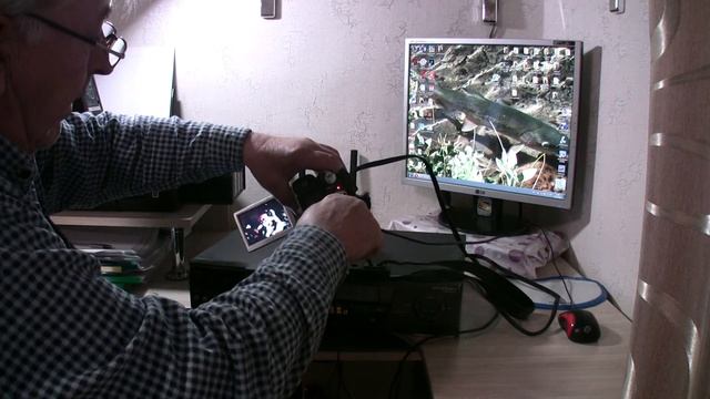 оцифровка видео( любого видео) с помощью видеокамеры panasonic NV-GS400 смотреть онлайн