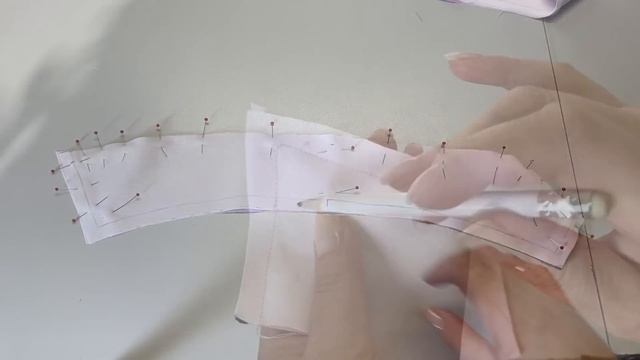 Как обработать рубашечный воротник на стойке на шелковом платье смотреть онлайн