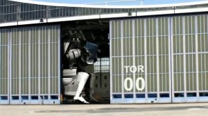 ЛУЧШИЕ ПРИКОЛЫ 2020 Смешные видео до слёз  Смотрите что будет с самолетом!!!  Самолет машет крыльям