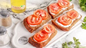 Бутерброды с беконом и горчицей