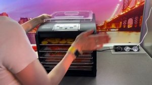 Готовим сушеные томаты с базиликом и чесноком в Сушилке для овощей и фруктов Kitfort KT-1906