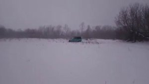 ЛуАЗ против Митсубиси Паджеро по бездорожью