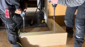 Test zakrętarek udarowych Makita DTW 1002 vs Bosch GDS 1000C