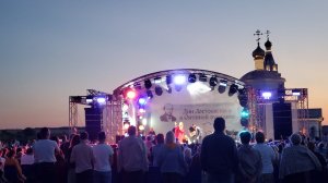 Рокот космодрома. Трава у дома - «Живой концерт» Антона и Виктории Макарских в селе Губино.