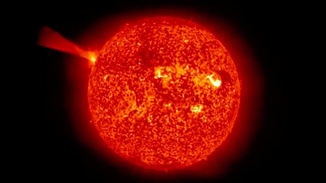 Новая мощная вспышка произошла на Солнце
