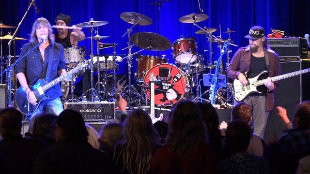 Pat Travers Band - Boom Boom Out Go The Lights